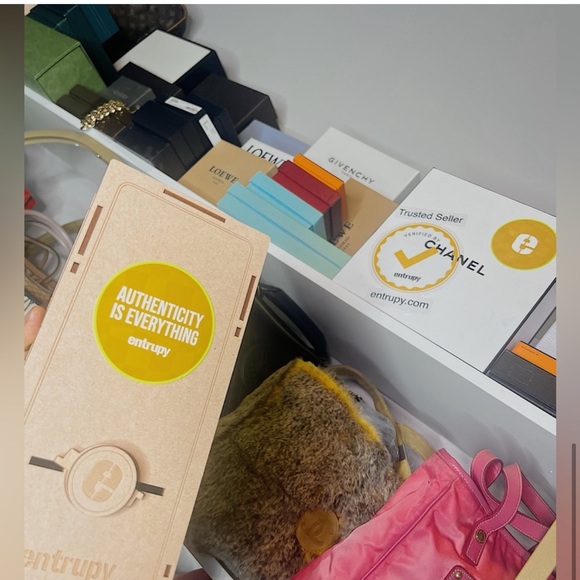 LIVE SHOW🩵🩷🧡💙🖤💚🩶🖤
Like to be notified VERIFIED SELLER - Picture 4 of 8